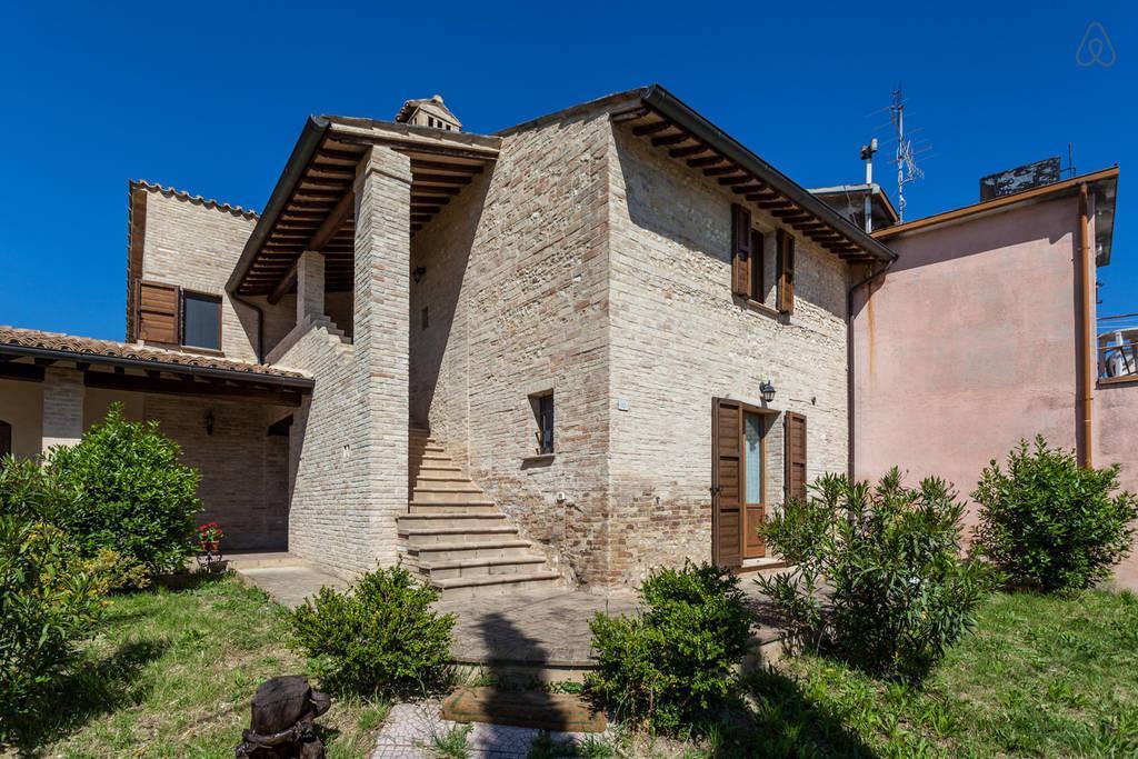 דירות מונטפאלקו Ciards House חדר תמונה