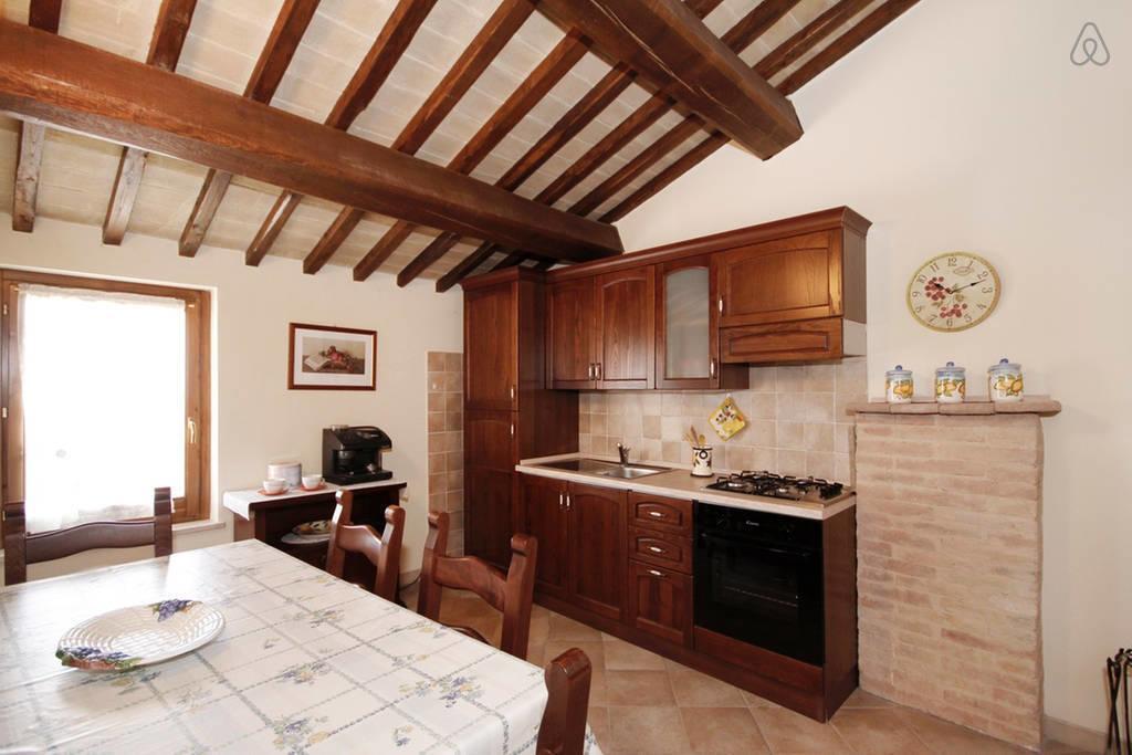 דירות מונטפאלקו Ciards House חדר תמונה