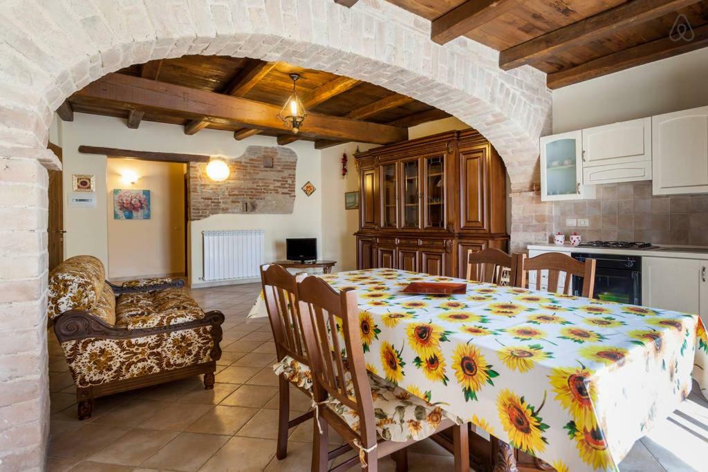 דירות מונטפאלקו Ciards House מראה חיצוני תמונה